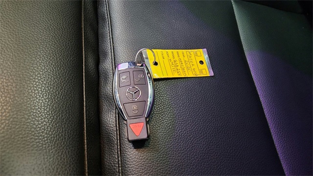 Vehicle image 17 of 27