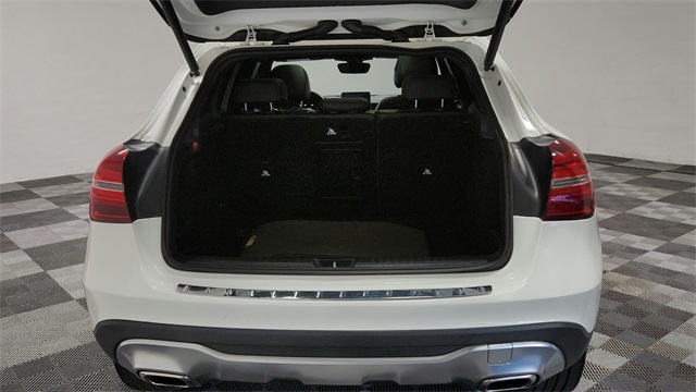 Vehicle image 22 of 27