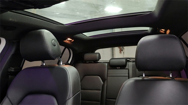 Vehicle image 16 of 27