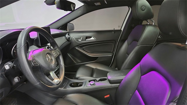 Vehicle image 18 of 27