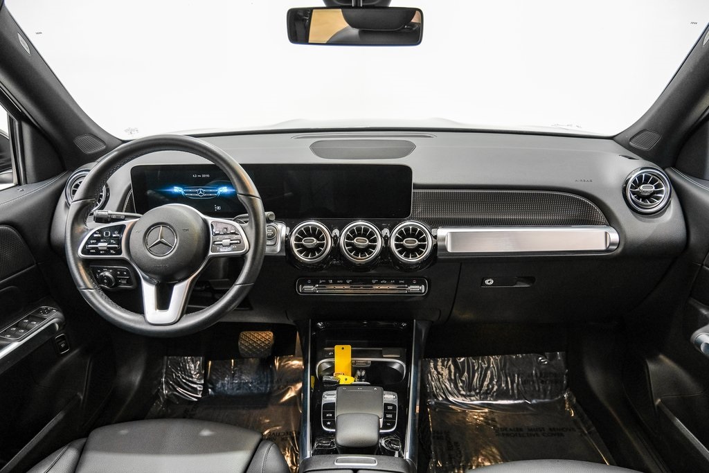 Vehicle image 11 of 53