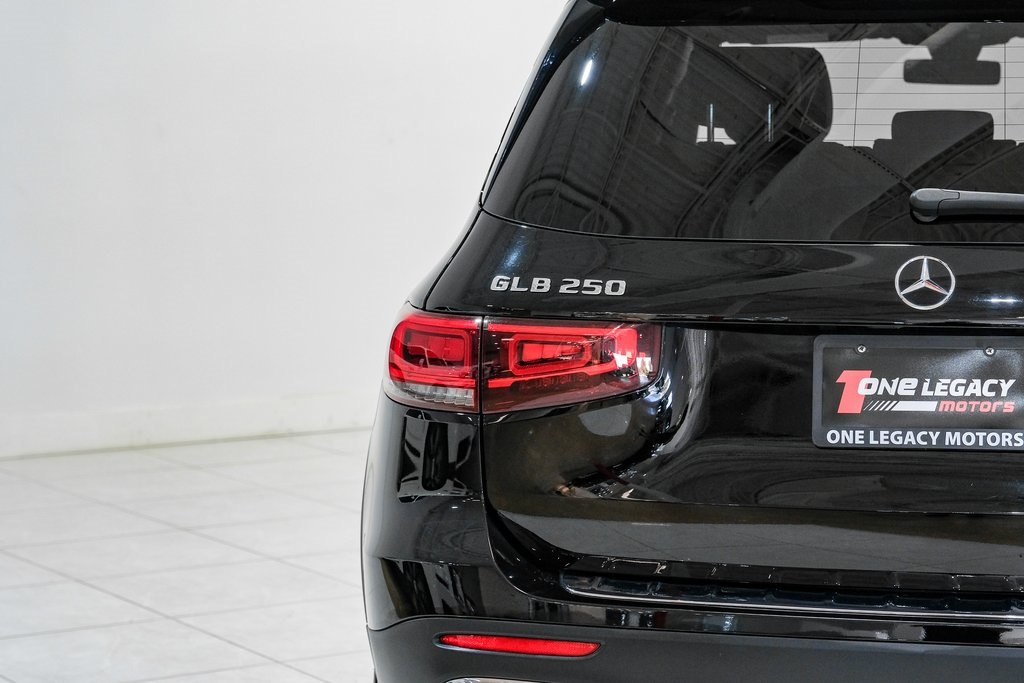 Vehicle image 41 of 53