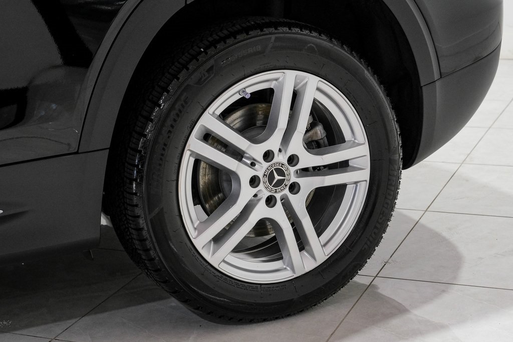 Vehicle image 51 of 53