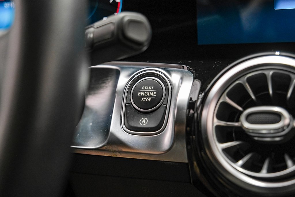 Vehicle image 18 of 53