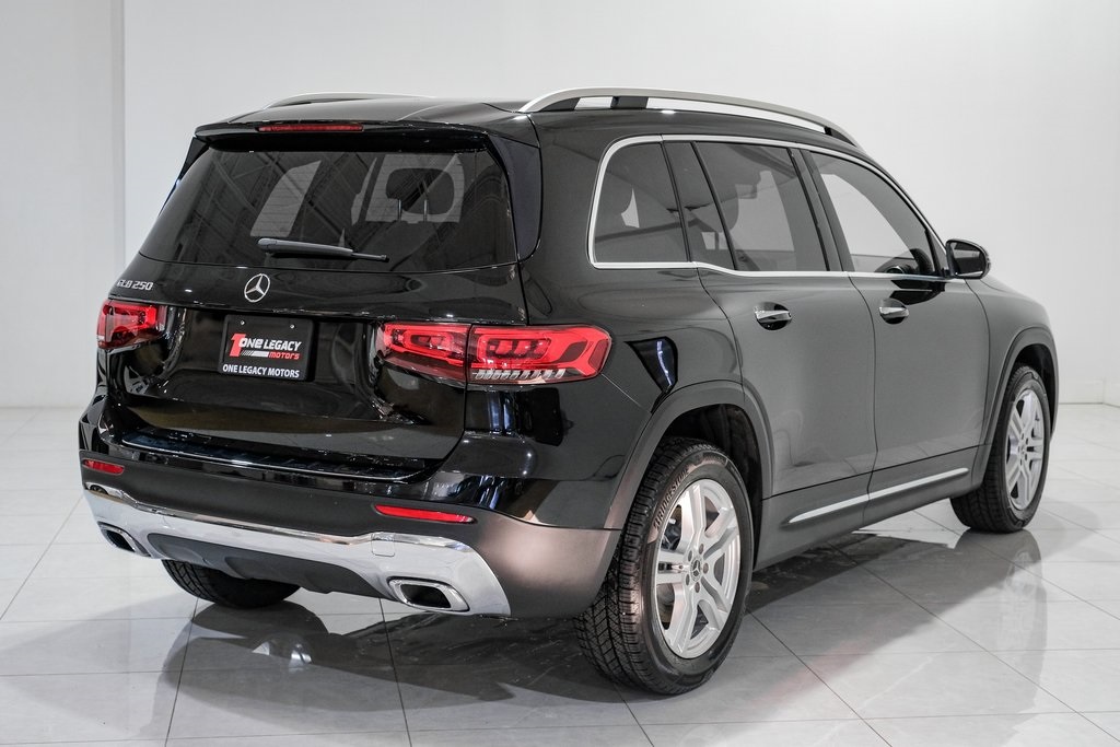 Vehicle image 4 of 53