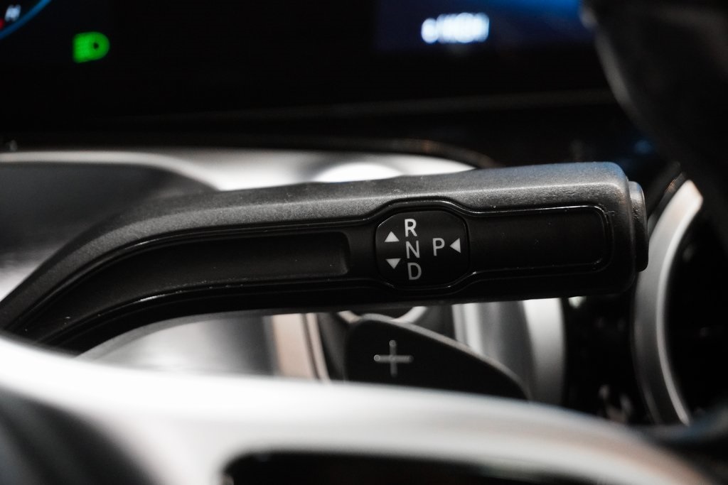 Vehicle image 24 of 31