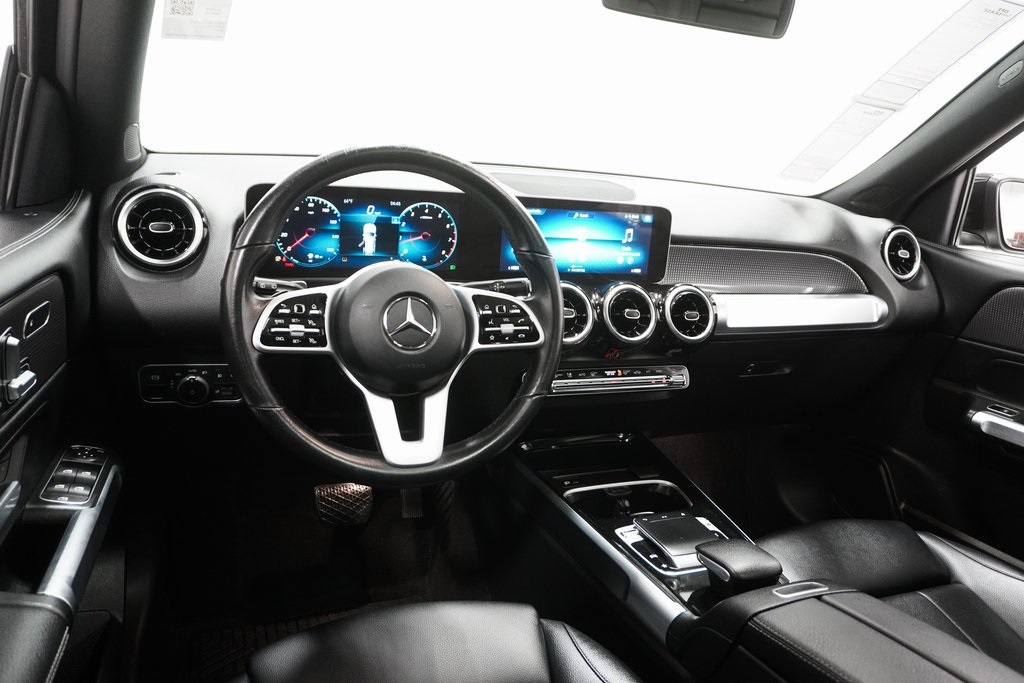 Vehicle image 19 of 31