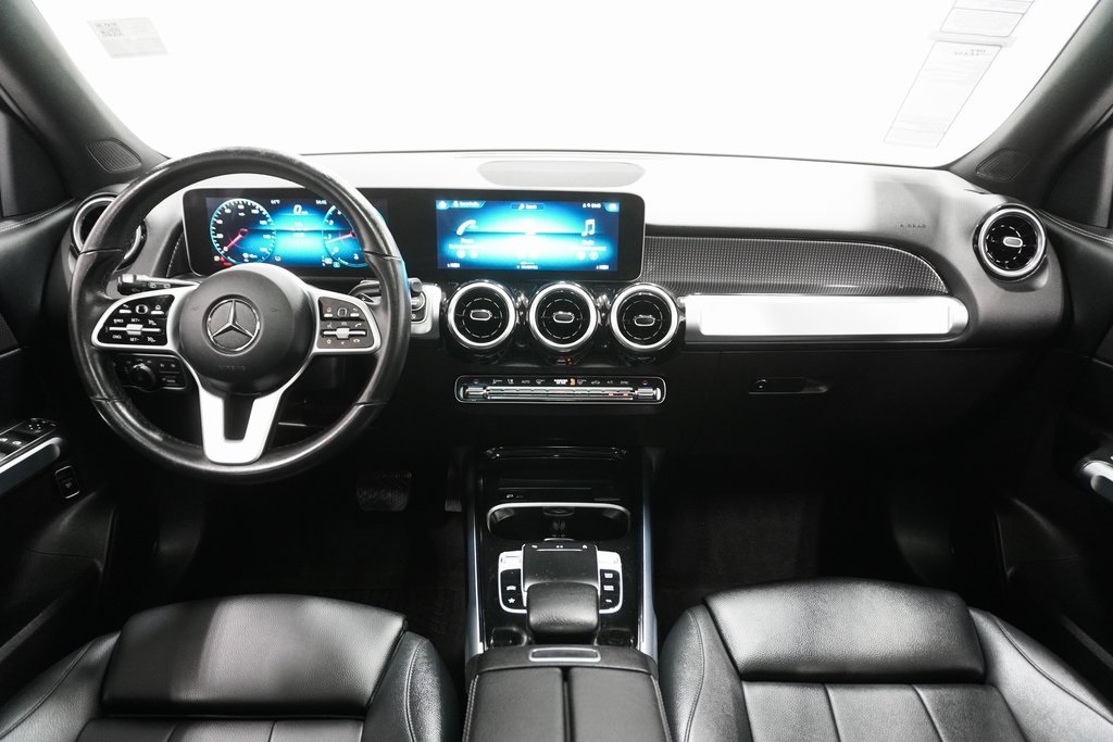 Vehicle image 13 of 31