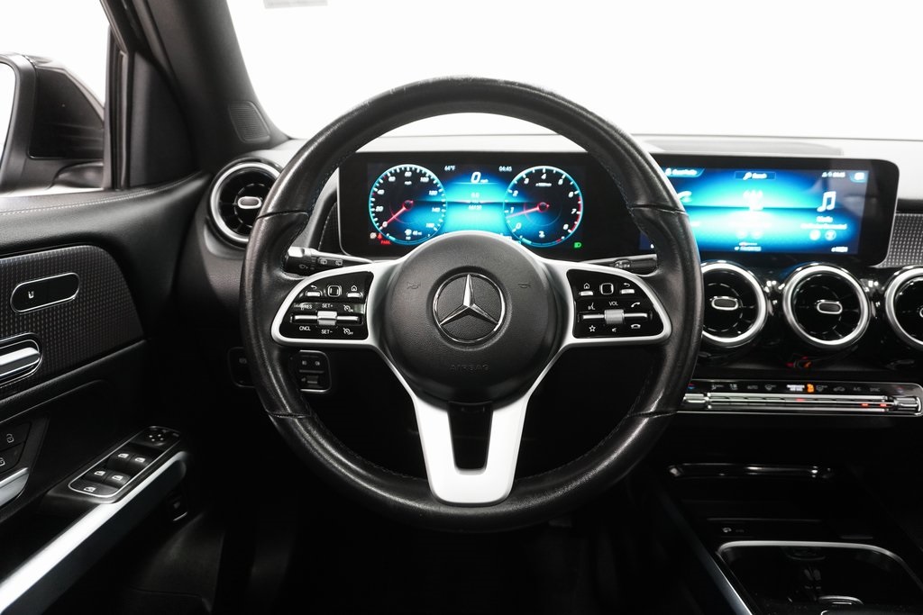 Vehicle image 20 of 31