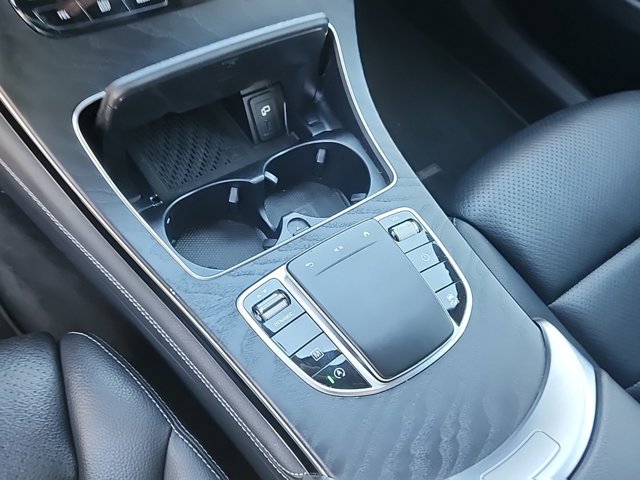 Vehicle image 24 of 27