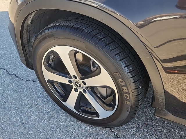 Vehicle image 19 of 27