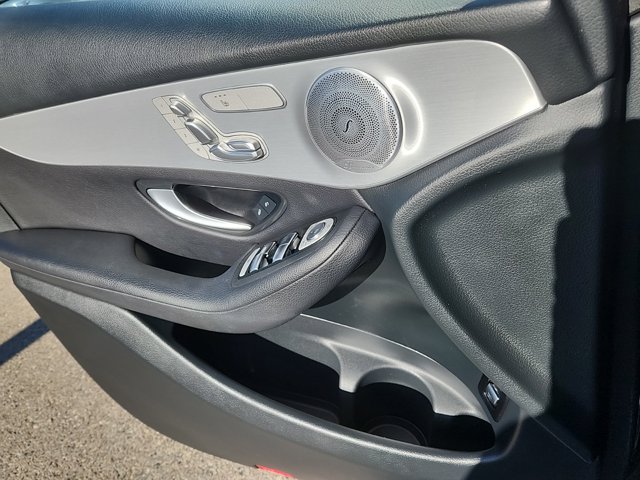 Vehicle image 9 of 27
