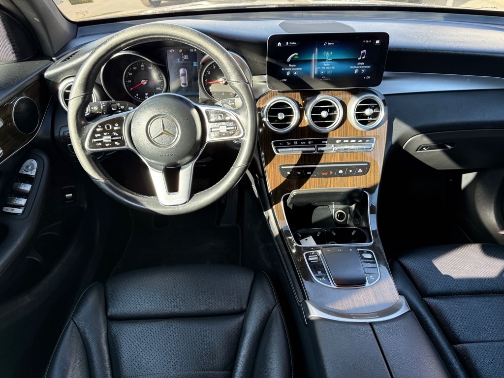 Vehicle image 16 of 28