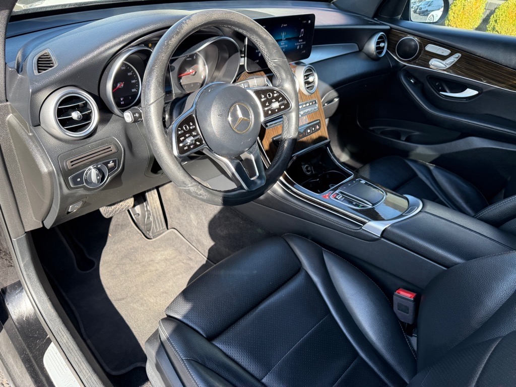 Vehicle image 11 of 28