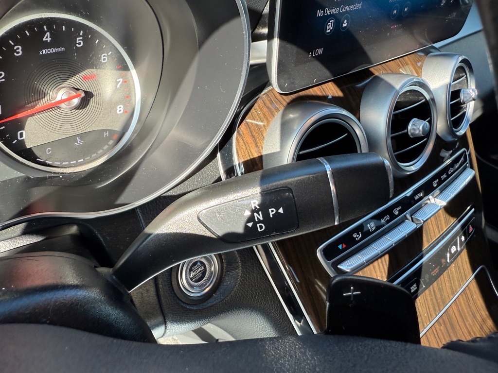 Vehicle image 25 of 28