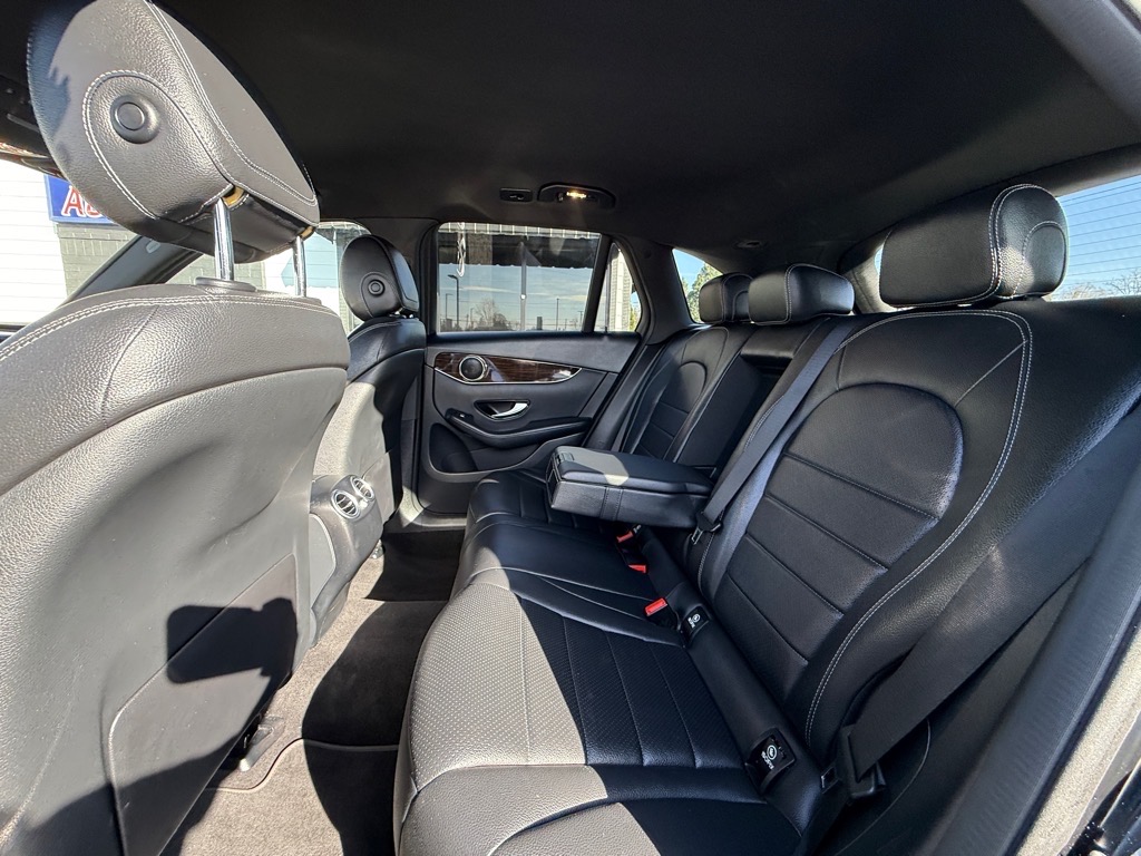 Vehicle image 14 of 28