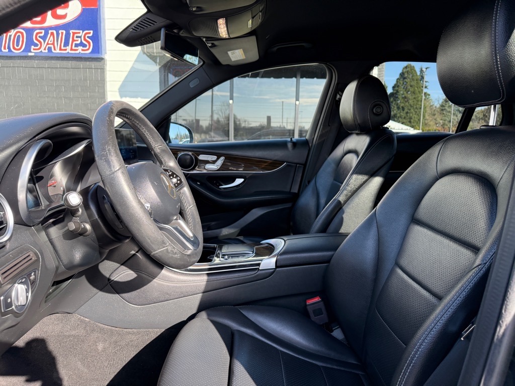 Vehicle image 12 of 28