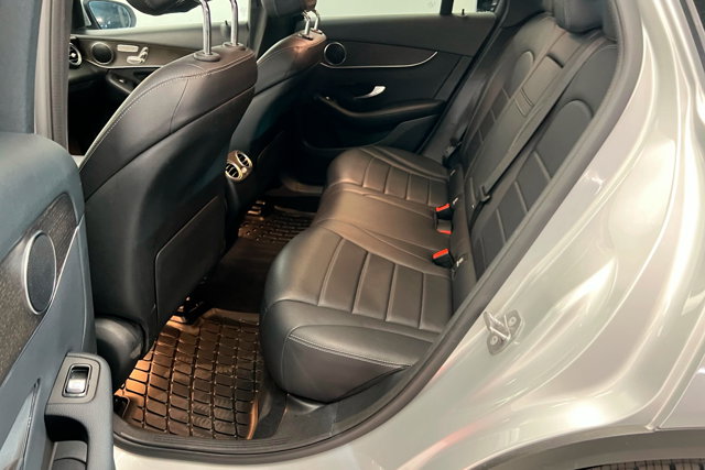 Vehicle image 15 of 27