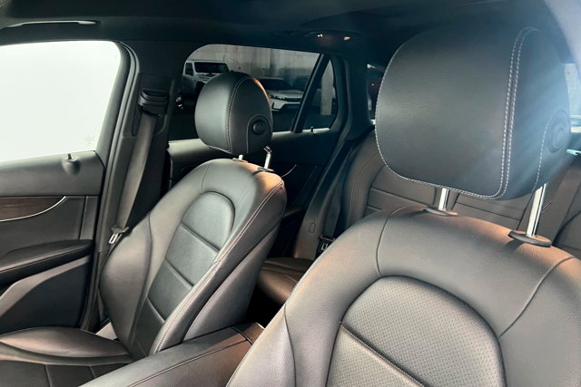 Vehicle image 12 of 27