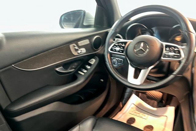Vehicle image 21 of 27