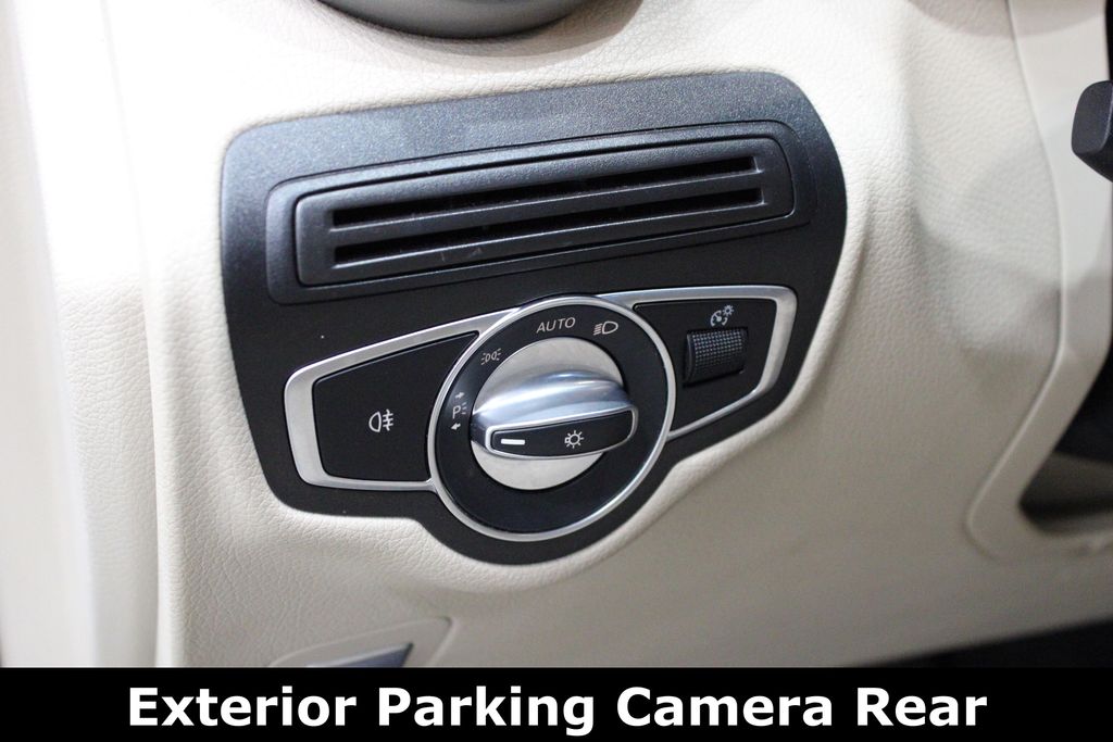 2020 Mercedes-Benz GLC 300 Image 22 of 37