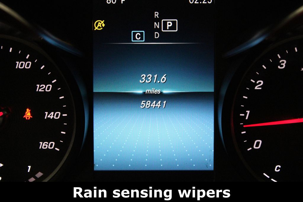 2020 Mercedes-Benz GLC 300 Image 17 of 37