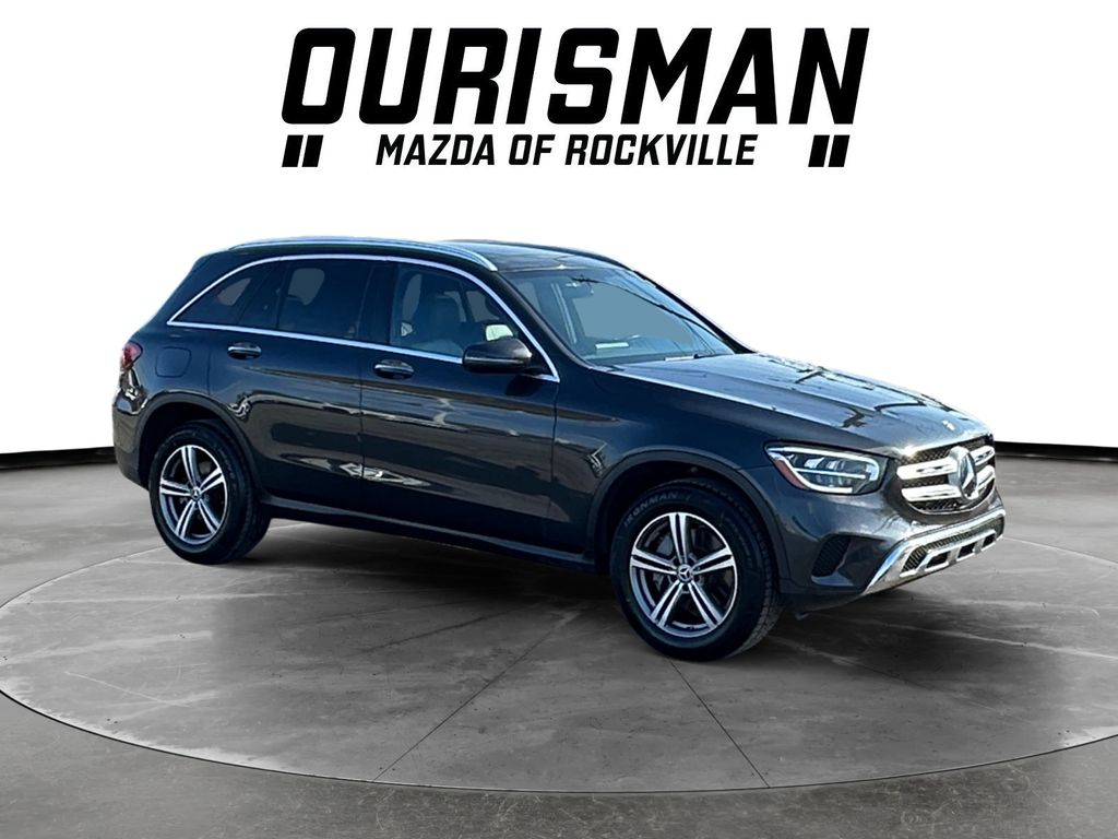 2020 Mercedes-Benz GLC 300 Image 3 of 29