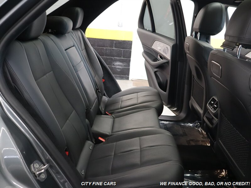 Vehicle image 9 of 24
