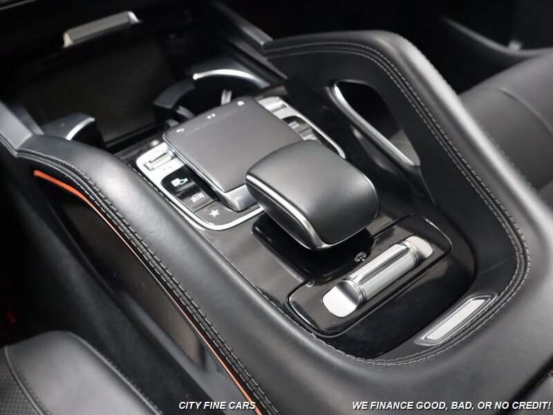 Vehicle image 17 of 24