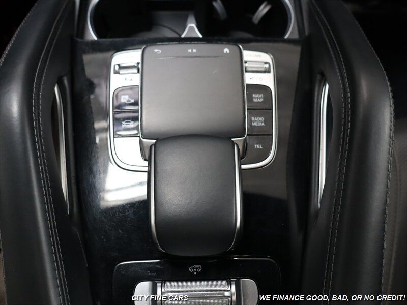 Vehicle image 18 of 24