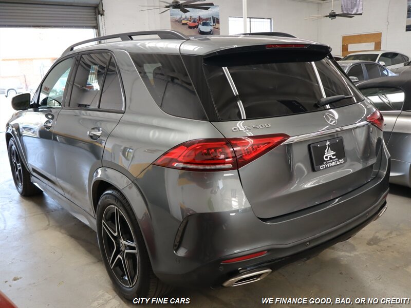 Vehicle image 6 of 24