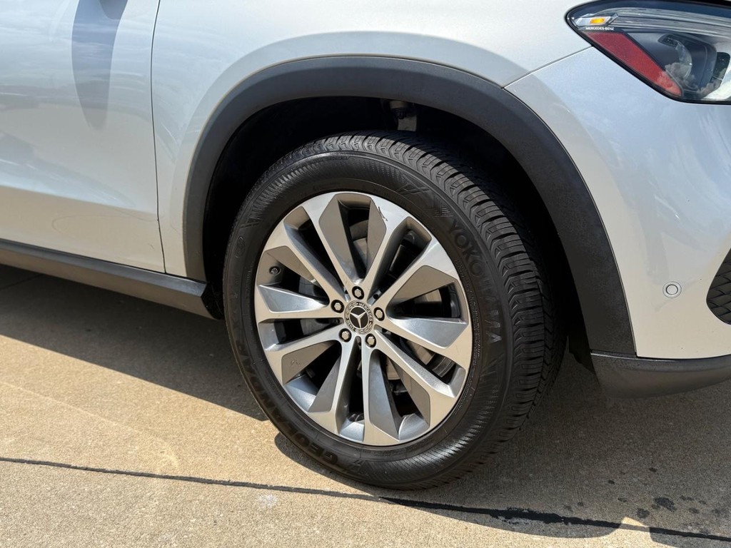 Vehicle image 5 of 31