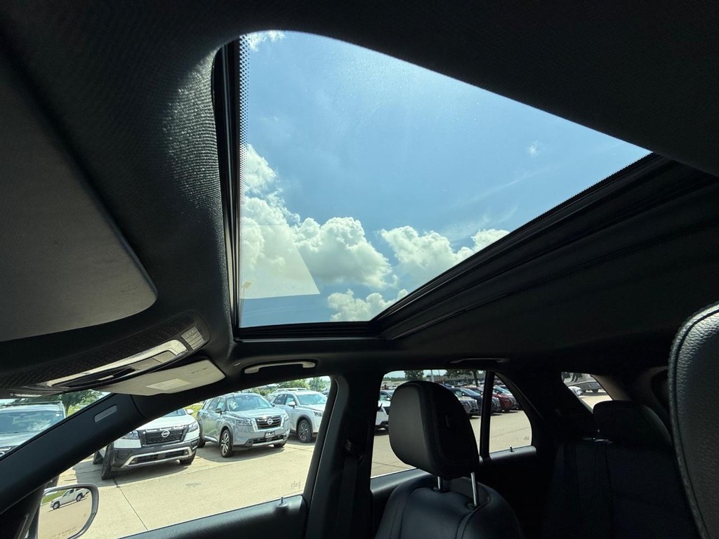 Vehicle image 20 of 31