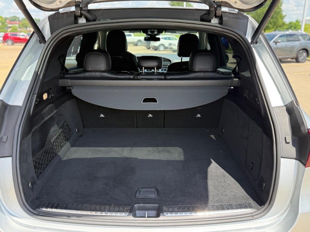Vehicle image 6 of 31