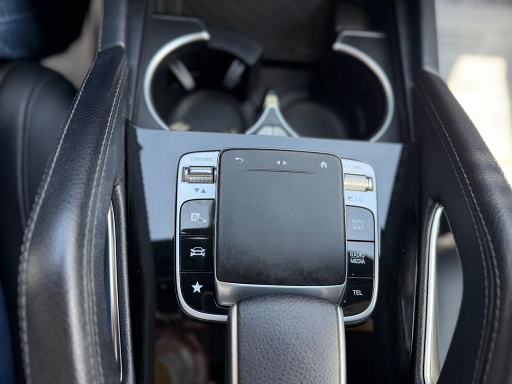 Vehicle image 19 of 31