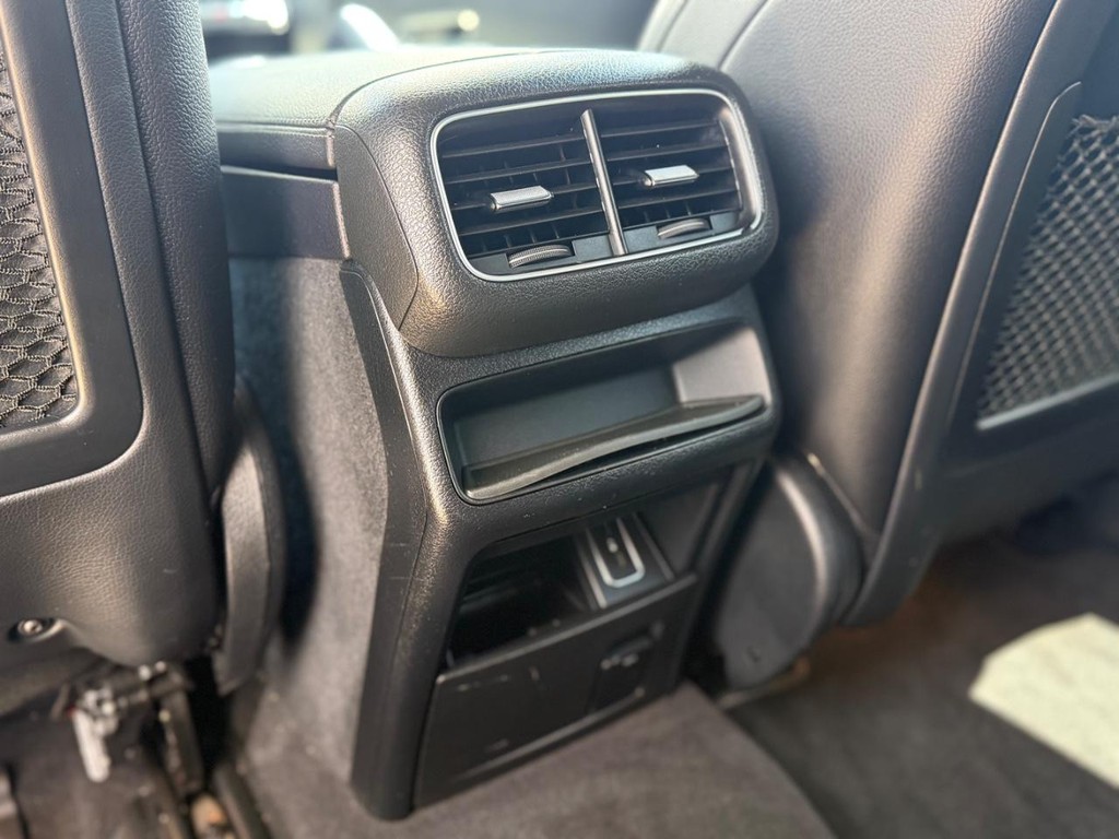 Vehicle image 17 of 31