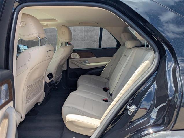 Vehicle image 12 of 21