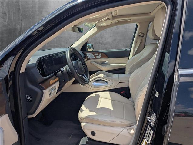 Vehicle image 19 of 21