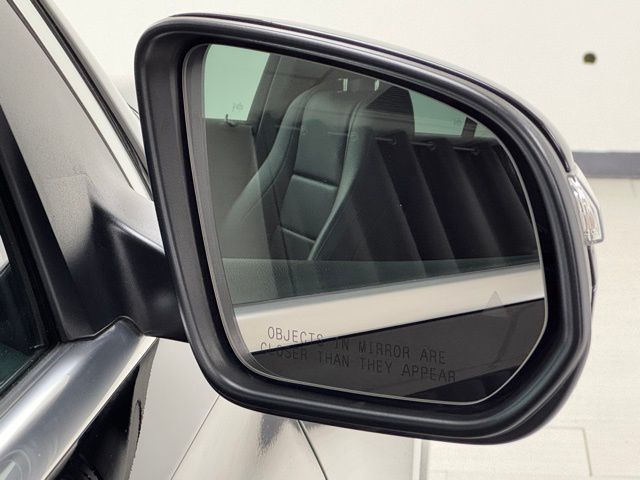 Vehicle image 36 of 48