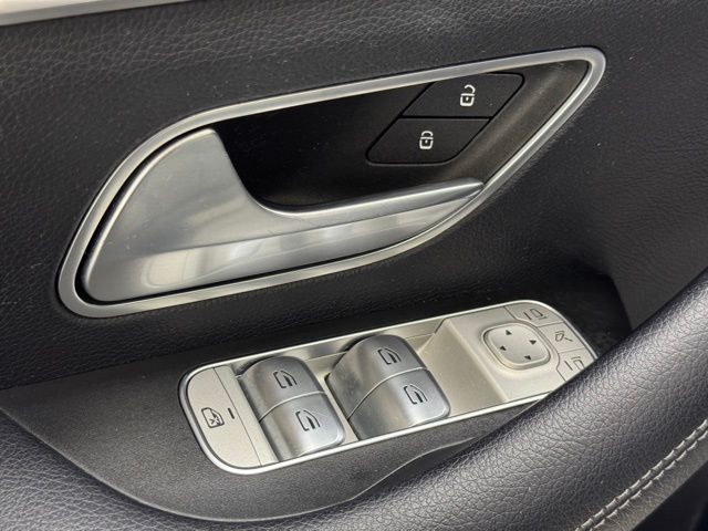 Vehicle image 14 of 48