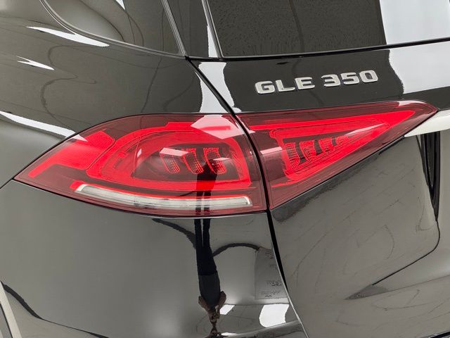 Vehicle image 9 of 48