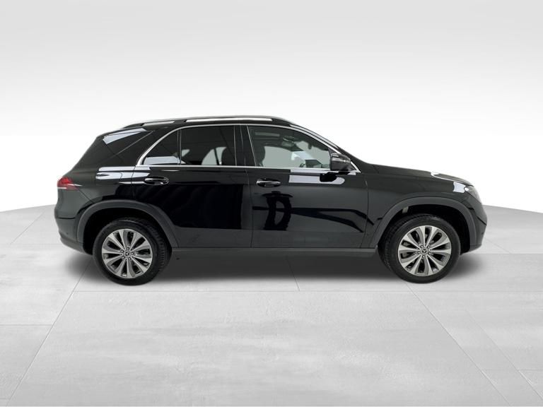 Vehicle image 4 of 48