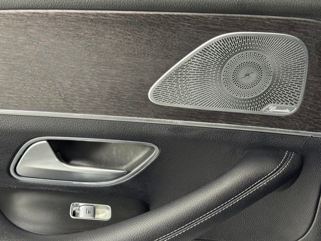Vehicle image 42 of 48