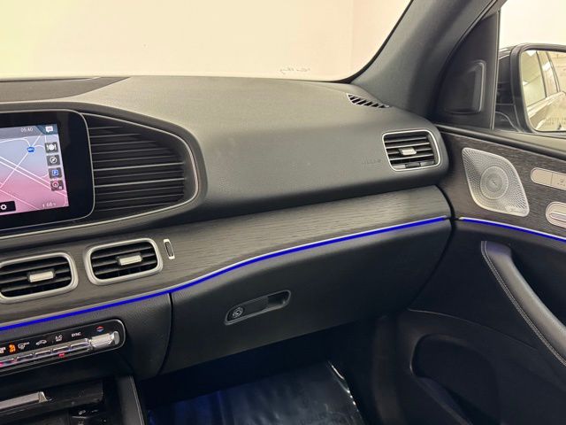 Vehicle image 35 of 48