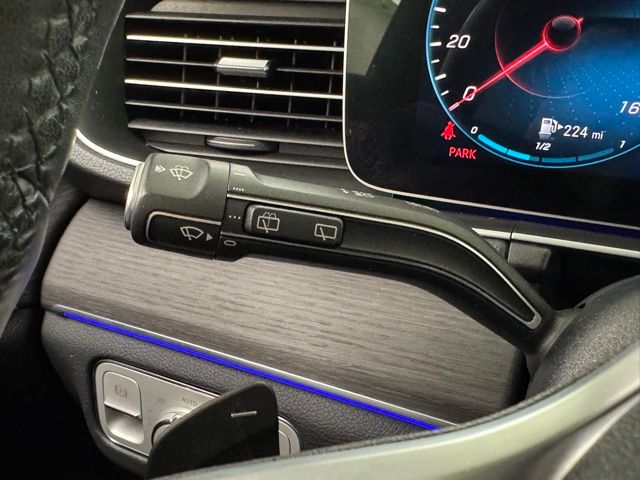 Vehicle image 20 of 48