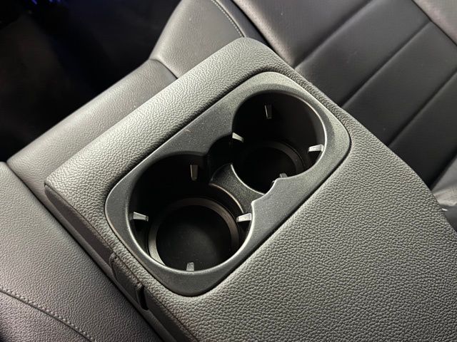 Vehicle image 44 of 48
