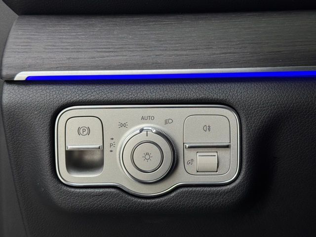 Vehicle image 16 of 48
