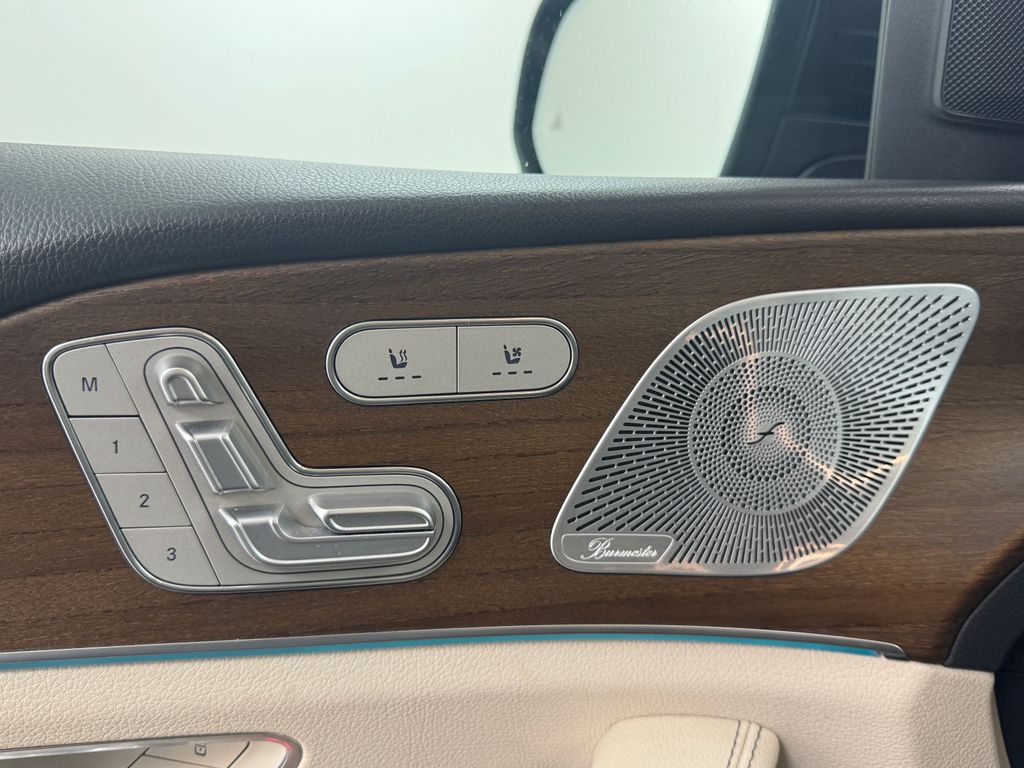 Vehicle image 22 of 47