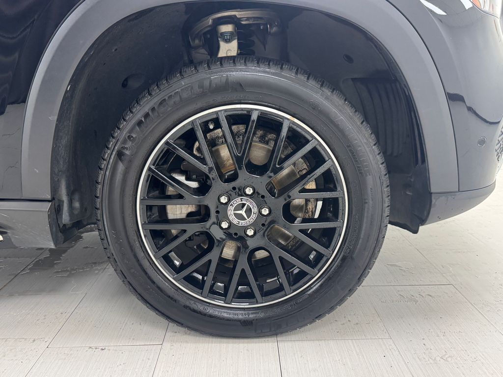 Vehicle image 13 of 47