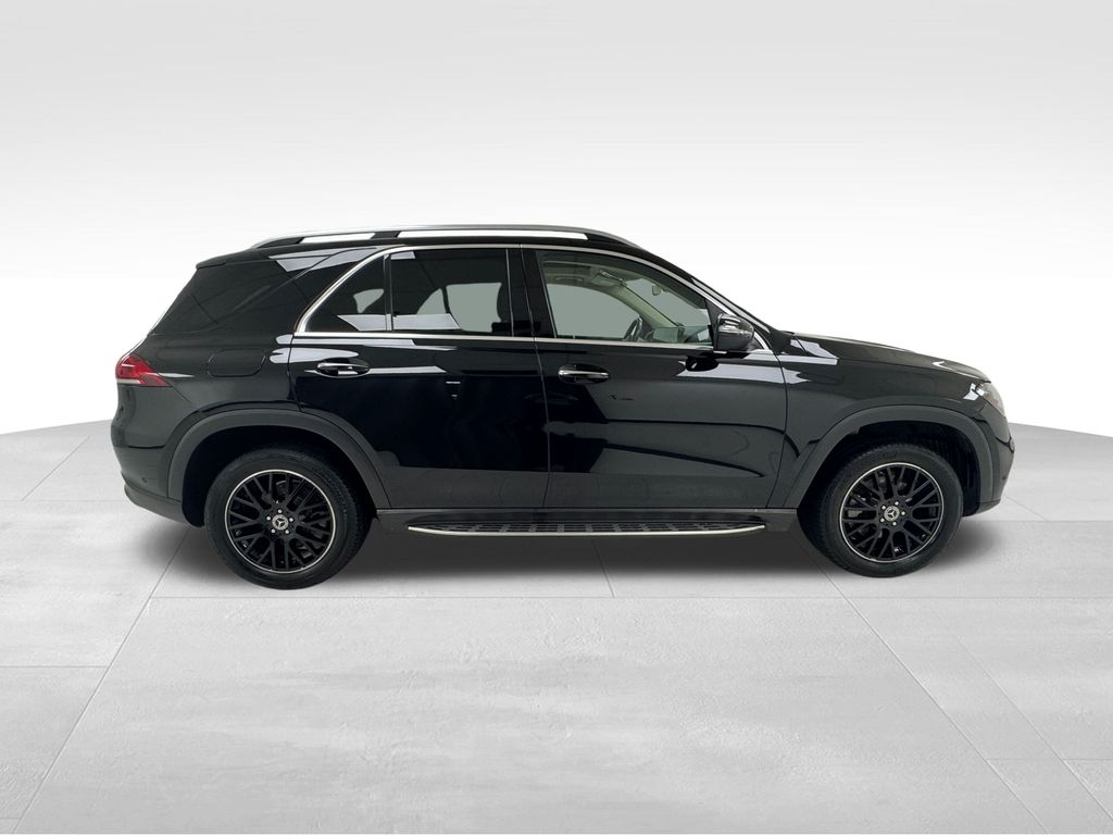 Vehicle image 4 of 47